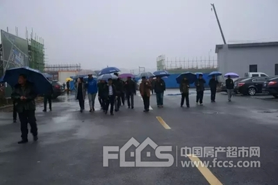 農(nóng)商城二期招商火熱!大批水果經(jīng)營戶已支付簽約定金_本地樓市 - 衢州房產(chǎn)超市網(wǎng)