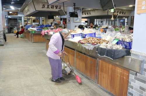 記者在達(dá)城這個(gè)農(nóng)貿(mào)市場(chǎng)拍下的畫面 讓人眼前一亮