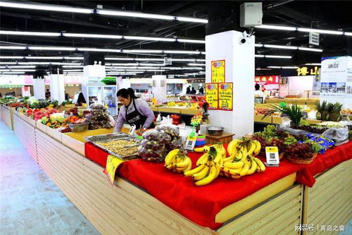 青島農貿市場商品價格便宜,香蕉 豬肉分別是1.98元和18.8元一斤